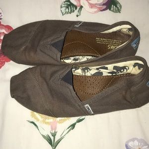 Ladies toms shoes